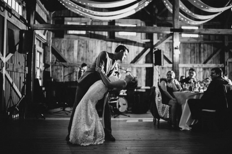 Barn at Flanagan Farm Wedding © Li Ward, Fat Orange Cat Studio